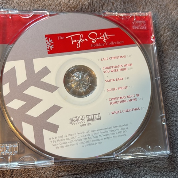 Taylor Swift Holiday Collection CD Christmas Album Swiftie - Picture 3 of 6